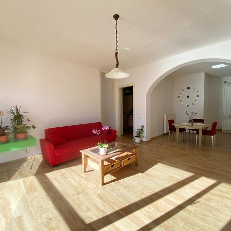Big Apartment With Lake View And Two Bedrooms Sala Comacina Exterior photo
