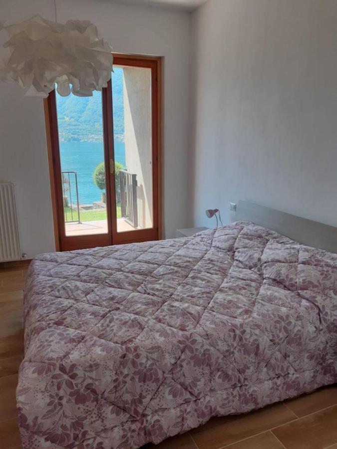 Big Apartment With Lake View And Two Bedrooms Sala Comacina Exterior photo