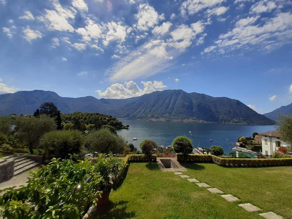 Big Apartment With Lake View And Two Bedrooms Sala Comacina Exterior photo