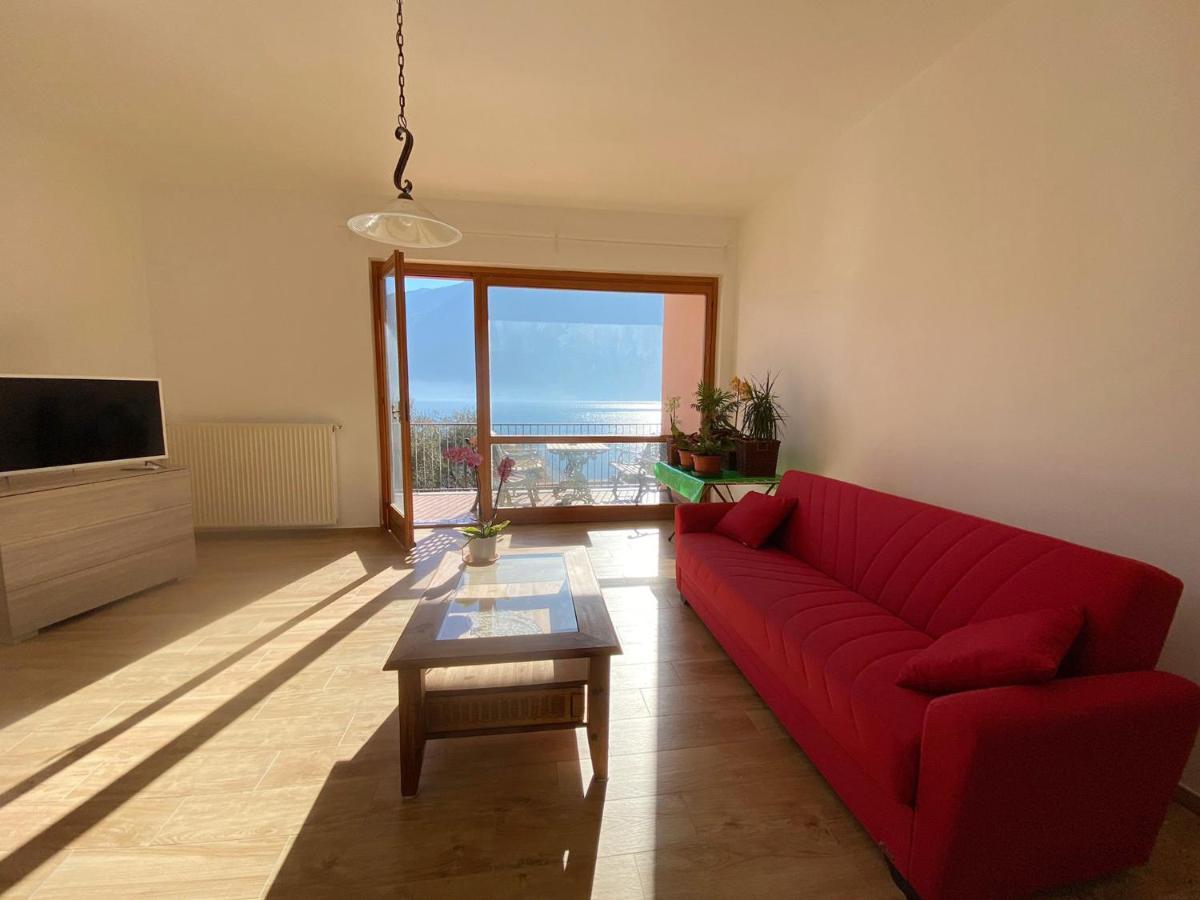 Big Apartment With Lake View And Two Bedrooms Sala Comacina Exterior photo